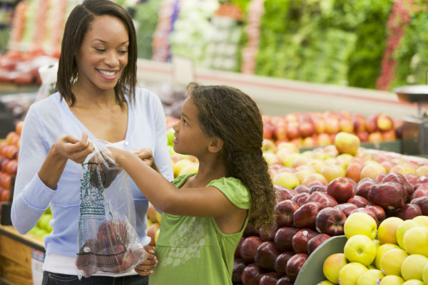 grocery-shopping-fruit-healthy